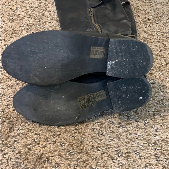 Forever 21 black knee high boots - Picture 4 of 4